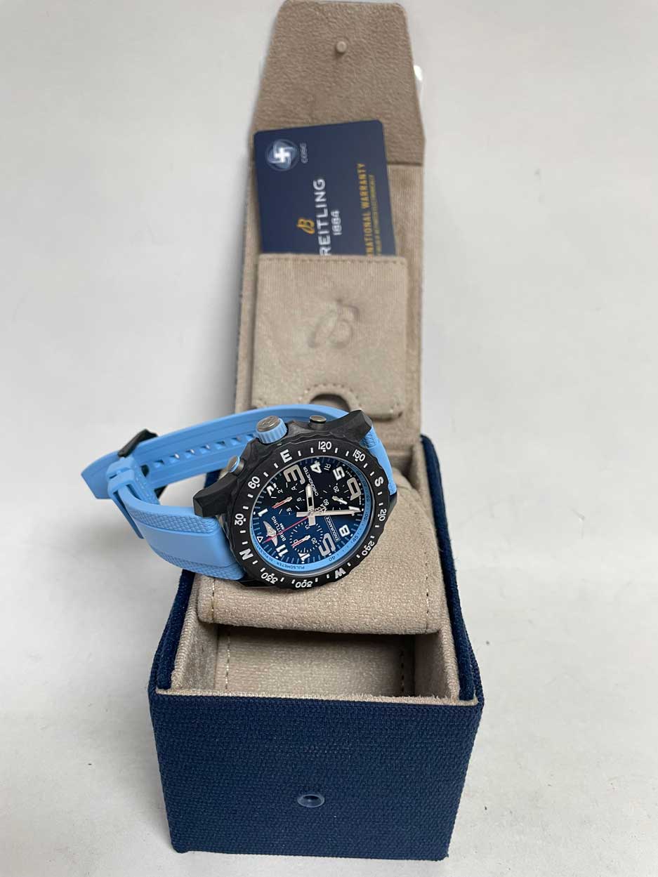 Breitling Endurance Pro Quartz 44 - Image 5